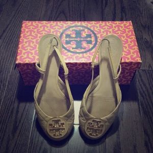 Tory Burch Charlotte Slingback in Khaki